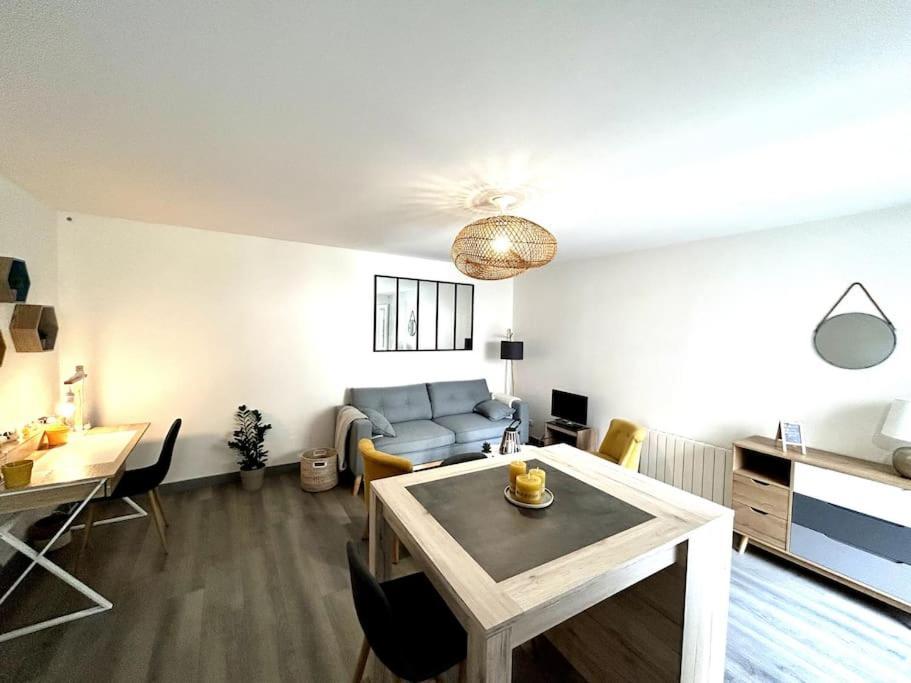 רושפור Cote Cour - Appartement En Plein Centre-Ville & Proche Des Thermes מראה חיצוני תמונה